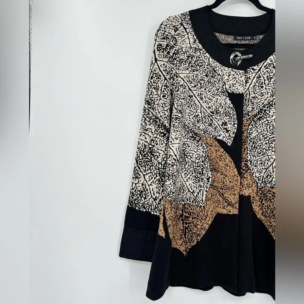 Nic + Zoe Santana Cardigan Sweater Jacket Leafs Metal Clasp Printed Size Medium - Picture 4 of 11